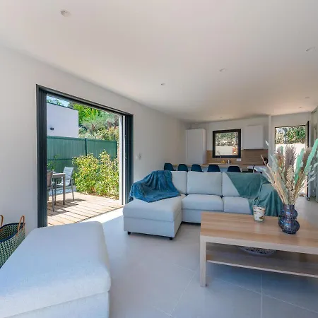 Lau, Contemporary Sea View In Les Issambres
