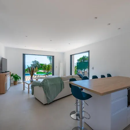 Villa Lau, Contemporary Sea View In Les Issambres *