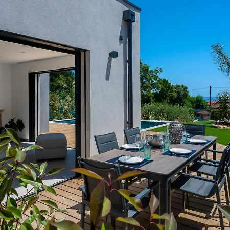 Lau, Contemporary Sea View In Les Issambres Villa *